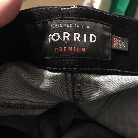 Distressed torrid 20R bombshell skinny jeans - Picture 3 of 5